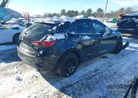 2018 Mazda Mazda3 Touring z USA, uszkodzony, nr VIN 3MZBN1L30JM255720